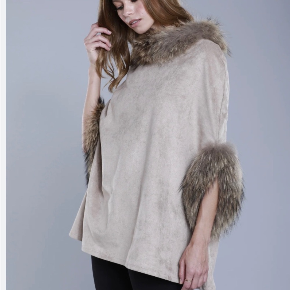 BNWT DolceCabo Elegant Poncho Grey size M/L